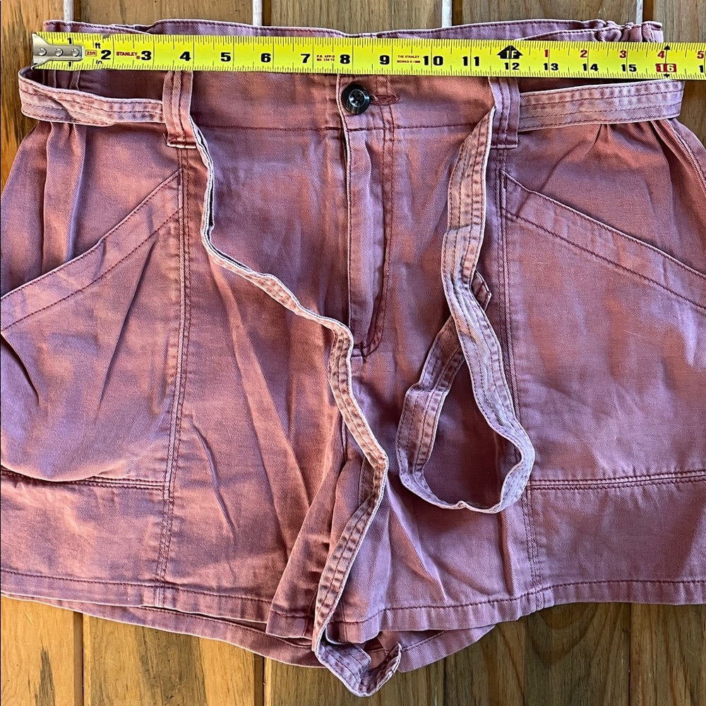 Old Navy Mauve High-Waist Paperbag Shorts - Picture 4 of 5